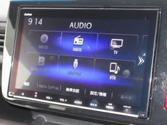 ナビゲーションはギャザズ９インチメモリーナビ（ＶＸＭ−２１７ＶＦＮｉ）を装着しております。ＡＭ、ＦＭ、ＣＤ、ＤＶＤ再生、Ｂｌｕｅｔｏｏｔｈ、音楽録音再生、フルセグＴＶがご使用いただけます。 4