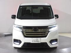 ハロゲンより明るく、より遠くまでさらなる安心感のあるＬＥＤヘッドライトを採用。照射軸の上下方向を自動調整するオートレベリング機構、点灯忘れも防止できるオートライトコントロール機構付きです。 7