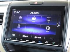ナビゲーションはギャザズメモリーナビ（ＶＸＭ−１８７ＶＦＮｉ）を装着しております。ＡＭ、ＦＭ、ＣＤ、ＤＶＤ再生、Ｂｌｕｅｔｏｏｔｈ、音楽録音再生、フルセグＴＶがご使用いただけます。 3