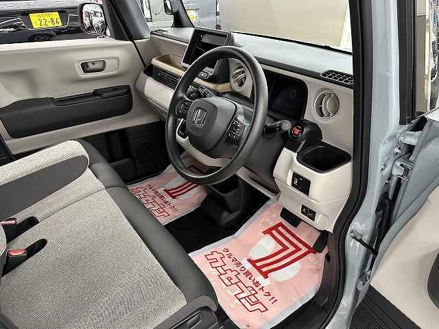 Ｎ－ＢＯＸ ファッションスタイル　車検令和９年１０月迄　走行３ｋｍ　届出済み未使用車　ナビ装着用スペシャルＰＫＧ　左パワースライドドア　ホンダセンシング　キーフリー　Ｐスタート　ＬＥＤヘッドライト　ブレーキホールド　ショールーム内保管（5枚目）