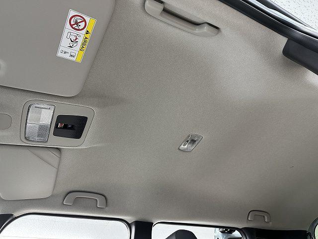 Ｎ－ＢＯＸ ファッションスタイル　車検令和９年１０月迄　走行３ｋｍ　届出済み未使用車　ナビ装着用スペシャルＰＫＧ　左パワースライドドア　ホンダセンシング　キーフリー　Ｐスタート　ＬＥＤヘッドライト　ブレーキホールド　ショールーム内保管（10枚目）