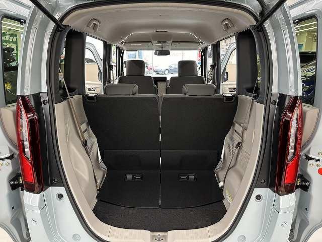 Ｎ－ＢＯＸ ファッションスタイル　車検令和９年１０月迄　走行３ｋｍ　届出済み未使用車　ナビ装着用スペシャルＰＫＧ　左パワースライドドア　ホンダセンシング　キーフリー　Ｐスタート　ＬＥＤヘッドライト　ブレーキホールド　ショールーム内保管（11枚目）