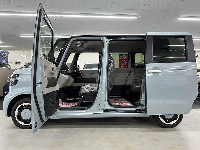 Ｎ－ＢＯＸ ファッションスタイル　車検令和９年１０月迄　走行３ｋｍ　届出済み未使用車　ナビ装着用スペシャルＰＫＧ　左パワースライドドア　ホンダセンシング　キーフリー　Ｐスタート　ＬＥＤヘッドライト　ブレーキホールド　ショールーム内保管（16枚目）