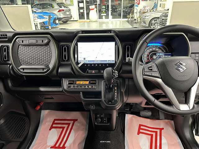 ハスラー タフワイルド　走行５キロ　車検令和９年１１月　屋内保管　純正９インチ全方位モニタ付きナビＴＶ　フロアマット　シートヒーター　キーフリ　Ｐスタート　クリアランスソナー　ＬＥＤヘッドライト　フォグ　衝突被害軽減ブレーキ（4枚目）
