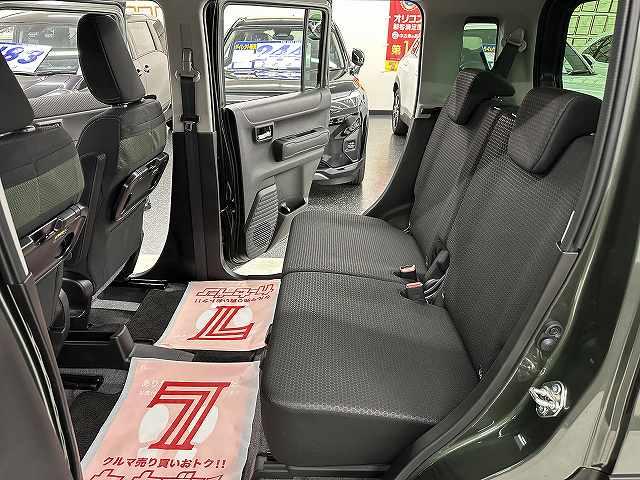 ハスラー タフワイルド　走行５キロ　車検令和９年１１月　屋内保管　純正９インチ全方位モニタ付きナビＴＶ　フロアマット　シートヒーター　キーフリ　Ｐスタート　クリアランスソナー　ＬＥＤヘッドライト　フォグ　衝突被害軽減ブレーキ（8枚目）