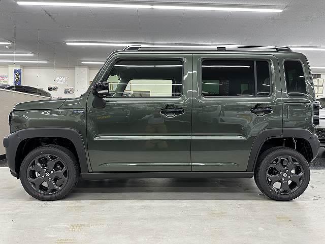 ハスラー タフワイルド　走行５キロ　車検令和９年１１月　屋内保管　純正９インチ全方位モニタ付きナビＴＶ　フロアマット　シートヒーター　キーフリ　Ｐスタート　クリアランスソナー　ＬＥＤヘッドライト　フォグ　衝突被害軽減ブレーキ（14枚目）