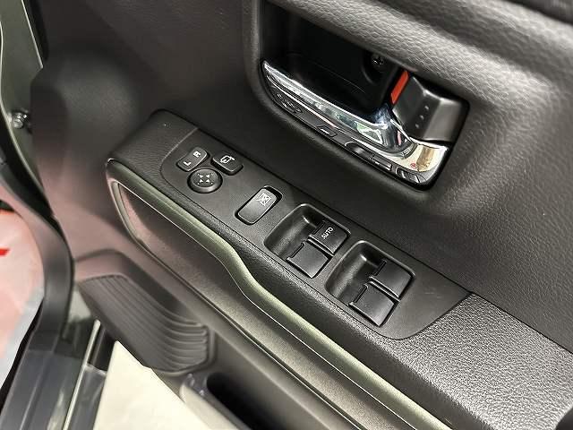 ハスラー タフワイルド　走行５キロ　車検令和９年１１月　屋内保管　純正９インチ全方位モニタ付きナビＴＶ　フロアマット　シートヒーター　キーフリ　Ｐスタート　クリアランスソナー　ＬＥＤヘッドライト　フォグ　衝突被害軽減ブレーキ（36枚目）