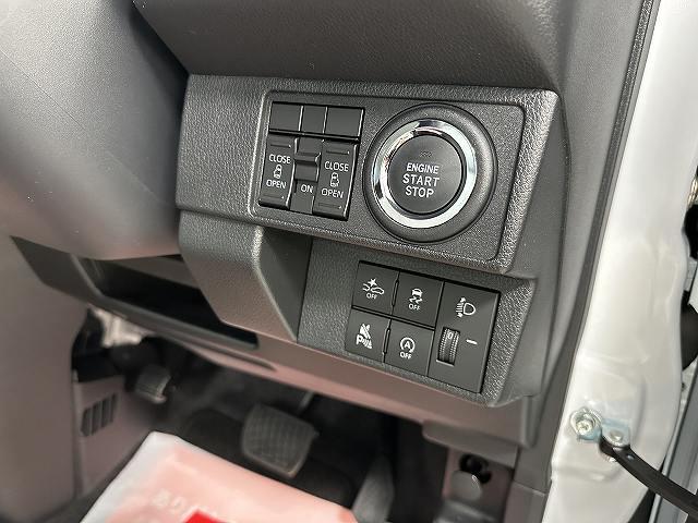 ムーヴキャンバス ストライプスＸ　届出済み未使用車　屋内保管　純正ナビ装着用ＵＰグレードＰＫＧ　両側パワースライドドア　オートライト　Ｐスタート　キーフリ　走行６キロ　車検令和１０年５月　純正フロアマット＆ドアバイザー＆ＵＳＢチャージ（33枚目）