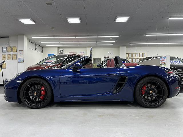 ７１８ボクスター ７１８ボクスターＧＴＳ　４．０　ユーザー買取　ディーラー車　禁煙　１オナ車　純正ナビ　バックカメラ　ＥＴＣ２．０　ボルドーレッドレザーシート＆エンボス加工ヘッドレスト＆シートヒータ　電動可倒式ドアミラ　キセノンヘッドライトＰＤＬＳ付（14枚目）