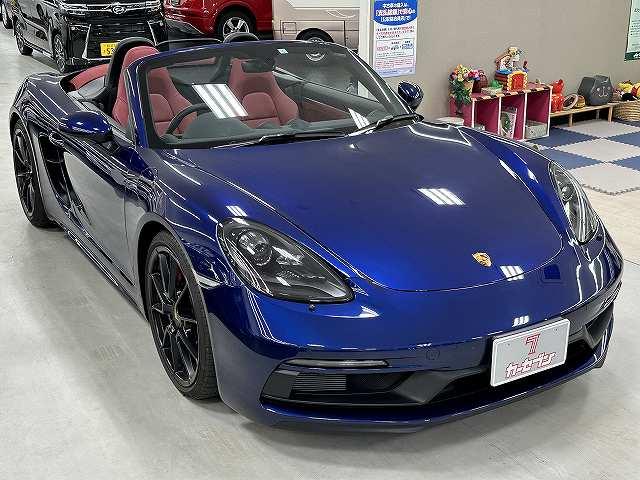 ７１８ボクスター ７１８ボクスターＧＴＳ　４．０　ユーザー買取　ディーラー車　禁煙　１オナ車　純正ナビ　バックカメラ　ＥＴＣ２．０　ボルドーレッドレザーシート＆エンボス加工ヘッドレスト＆シートヒータ　電動可倒式ドアミラ　キセノンヘッドライトＰＤＬＳ付（25枚目）