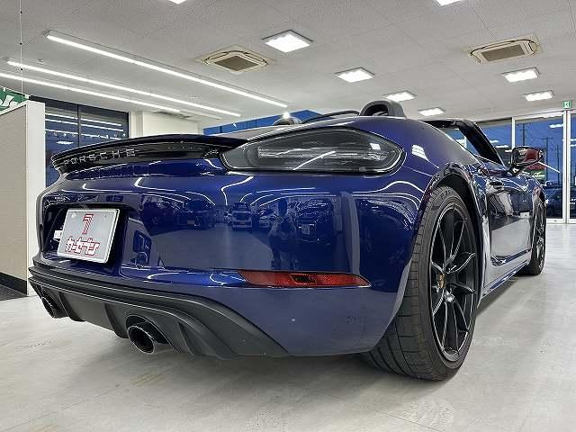 ７１８ボクスター ７１８ボクスターＧＴＳ　４．０　ユーザー買取　ディーラー車　禁煙　１オナ車　純正ナビ　バックカメラ　ＥＴＣ２．０　ボルドーレッドレザーシート＆エンボス加工ヘッドレスト＆シートヒータ　電動可倒式ドアミラ　キセノンヘッドライトＰＤＬＳ付（30枚目）