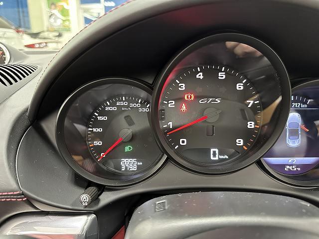 ７１８ボクスター ７１８ボクスターＧＴＳ　４．０　ユーザー買取　ディーラー車　禁煙　１オナ車　純正ナビ　バックカメラ　ＥＴＣ２．０　ボルドーレッドレザーシート＆エンボス加工ヘッドレスト＆シートヒータ　電動可倒式ドアミラ　キセノンヘッドライトＰＤＬＳ付（41枚目）