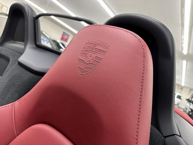７１８ボクスター ７１８ボクスターＧＴＳ　４．０　ユーザー買取　ディーラー車　禁煙　１オナ車　純正ナビ　バックカメラ　ＥＴＣ２．０　ボルドーレッドレザーシート＆エンボス加工ヘッドレスト＆シートヒータ　電動可倒式ドアミラ　キセノンヘッドライトＰＤＬＳ付（53枚目）