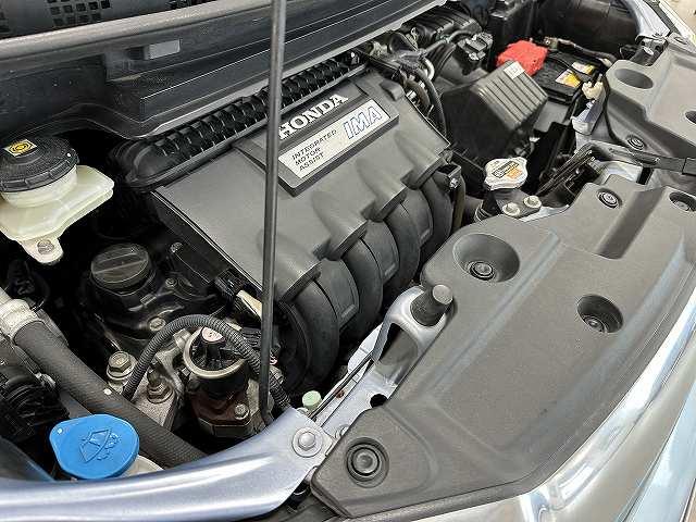 フリードスパイクハイブリッド ジャストセレクション　後期型　ユーザー買取　上面部雹被害有り　純正９インチナビＴＶ　フロント＆バックカメラ　ブルートゥースオーディオ　ＥＴＣ　両側パワースライドドア　ＨＩＤヘッドライト　電動格納ミラー　　キーフリー（28枚目）