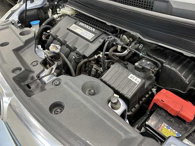フリードスパイクハイブリッド ジャストセレクション　後期型　ユーザー買取　上面部雹被害有り　純正９インチナビＴＶ　フロント＆バックカメラ　ブルートゥースオーディオ　ＥＴＣ　両側パワースライドドア　ＨＩＤヘッドライト　電動格納ミラー　　キーフリー（29枚目）