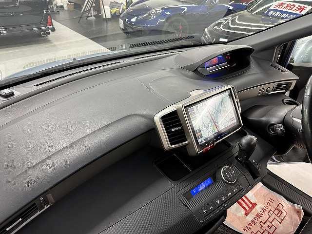 フリードスパイクハイブリッド ジャストセレクション　後期型　ユーザー買取　上面部雹被害有り　純正９インチナビＴＶ　フロント＆バックカメラ　ブルートゥースオーディオ　ＥＴＣ　両側パワースライドドア　ＨＩＤヘッドライト　電動格納ミラー　　キーフリー（42枚目）