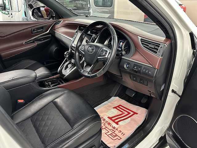 ハリアー プログレス　ユーザー買取　禁煙　１オーナー車　ＪＢＬ純正ナビＴＶ　ＰＶモニター　ＴＲＤフロント＆リアアンダーエアロ　ＥＴＣ　ＬＥＤヘッドライト＆フォグ　前後ドライブレコーダー　リアパワーゲート　オートホールド（4枚目）