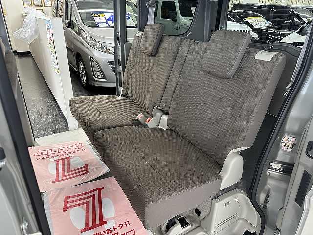 エブリイ ジョイン　届出済未使用車　バックアイカメラ付きディスプレイオーディオ　ラバーマット　屋内保管　走行７キロ　ＬＥＤヘッドライト　Ｐスタート　シートヒータ　デュアルカメラブレーキサポート　リアヒータ　分割リアシート（7枚目）