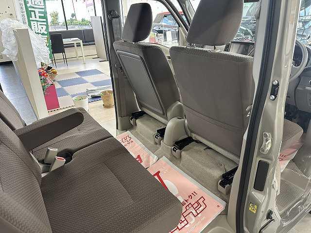 エブリイ ジョイン　届出済未使用車　バックアイカメラ付きディスプレイオーディオ　ラバーマット　屋内保管　走行７キロ　ＬＥＤヘッドライト　Ｐスタート　シートヒータ　デュアルカメラブレーキサポート　リアヒータ　分割リアシート（41枚目）
