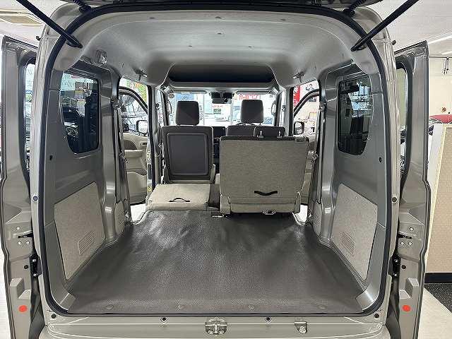 エブリイ ジョイン　届出済未使用車　バックアイカメラ付きディスプレイオーディオ　ラバーマット　屋内保管　走行７キロ　ＬＥＤヘッドライト　Ｐスタート　シートヒータ　デュアルカメラブレーキサポート　リアヒータ　分割リアシート（44枚目）