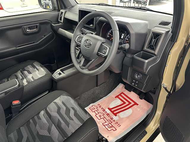 タフト G ダーククロムベンチャー 届出済未使用車 走行5キロ 車検令和10年10月21日 室内保管 禁煙車 ムーンルーフ LEDヘッドライト&フォグ オートホールド ACC 前席シートヒーター プッシュスタート 衝突被害軽減ブレーキ(4枚目)