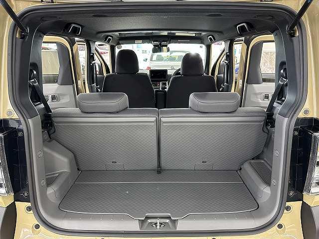 タフト G ダーククロムベンチャー 届出済未使用車 走行5キロ 車検令和10年10月21日 室内保管 禁煙車 ムーンルーフ LEDヘッドライト&フォグ オートホールド ACC 前席シートヒーター プッシュスタート 衝突被害軽減ブレーキ(9枚目)