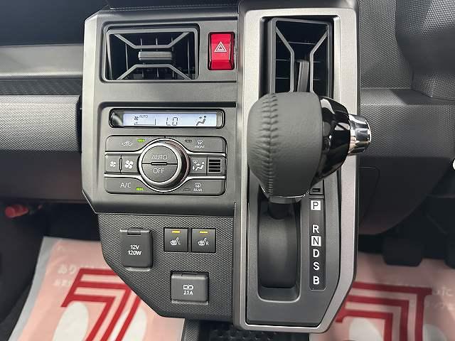 タフト G ダーククロムベンチャー 届出済未使用車 走行5キロ 車検令和10年10月21日 室内保管 禁煙車 ムーンルーフ LEDヘッドライト&フォグ オートホールド ACC 前席シートヒーター プッシュスタート 衝突被害軽減ブレーキ(37枚目)