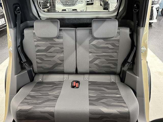 タフト G ダーククロムベンチャー 届出済未使用車 走行5キロ 車検令和10年10月21日 室内保管 禁煙車 ムーンルーフ LEDヘッドライト&フォグ オートホールド ACC 前席シートヒーター プッシュスタート 衝突被害軽減ブレーキ(47枚目)