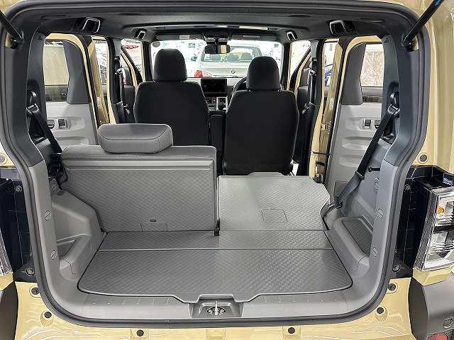 タフト G ダーククロムベンチャー 届出済未使用車 走行5キロ 車検令和10年10月21日 室内保管 禁煙車 ムーンルーフ LEDヘッドライト&フォグ オートホールド ACC 前席シートヒーター プッシュスタート 衝突被害軽減ブレーキ(49枚目)