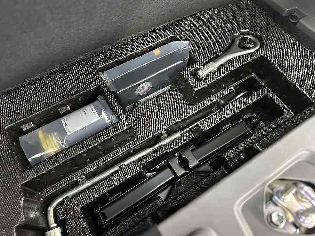 タフト G ダーククロムベンチャー 届出済未使用車 走行5キロ 車検令和10年10月21日 室内保管 禁煙車 ムーンルーフ LEDヘッドライト&フォグ オートホールド ACC 前席シートヒーター プッシュスタート 衝突被害軽減ブレーキ(52枚目)