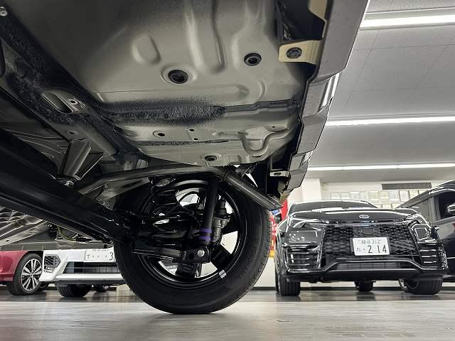 タフト G ダーククロムベンチャー 届出済未使用車 走行5キロ 車検令和10年10月21日 室内保管 禁煙車 ムーンルーフ LEDヘッドライト&フォグ オートホールド ACC 前席シートヒーター プッシュスタート 衝突被害軽減ブレーキ(65枚目)