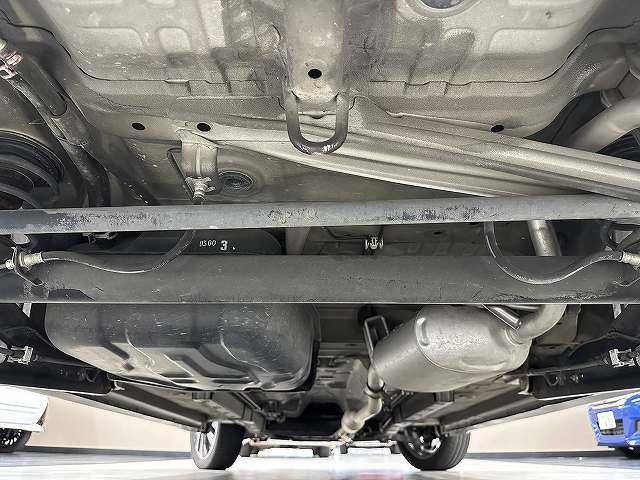 ☆カーセブン越谷店☆広々したショールームでじっくり見学♪