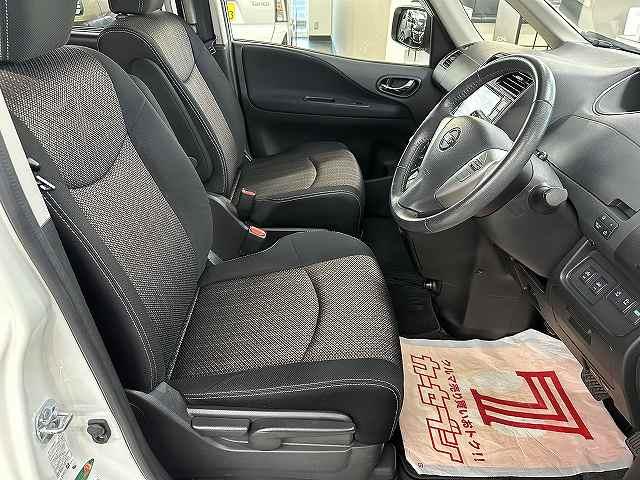 セレナ ハイウェイスター Vセレ+セーフティ SHV Aセフ ユーザー買取 禁煙 1オナ車 純正ナビTV ブルートゥースオーディオ アラウンドビューモニタ 後席フリップダウンモニタ 両側パワースライドドア ETC LEDヘッドライト&フォグ 衝突被害軽減ブレーキ(6枚目)