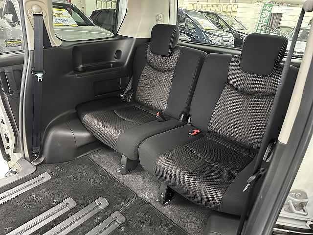 セレナ ハイウェイスター Vセレ+セーフティ SHV Aセフ ユーザー買取 禁煙 1オナ車 純正ナビTV ブルートゥースオーディオ アラウンドビューモニタ 後席フリップダウンモニタ 両側パワースライドドア ETC LEDヘッドライト&フォグ 衝突被害軽減ブレーキ(9枚目)