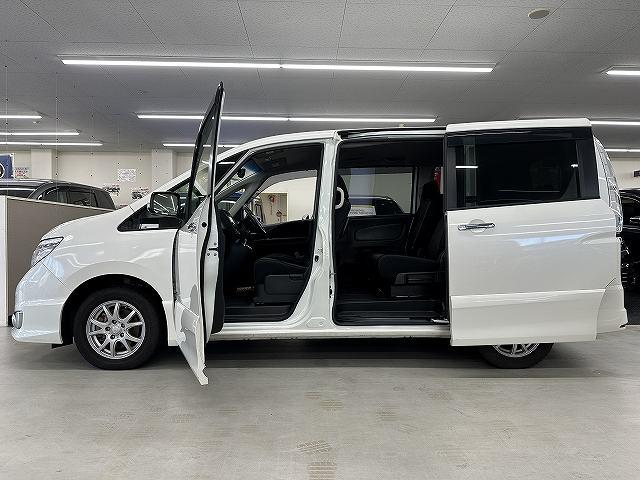 セレナ ハイウェイスター Vセレ+セーフティ SHV Aセフ ユーザー買取 禁煙 1オナ車 純正ナビTV ブルートゥースオーディオ アラウンドビューモニタ 後席フリップダウンモニタ 両側パワースライドドア ETC LEDヘッドライト&フォグ 衝突被害軽減ブレーキ(15枚目)