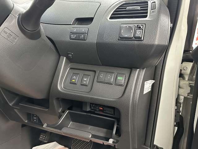 セレナ ハイウェイスター Vセレ+セーフティ SHV Aセフ ユーザー買取 禁煙 1オナ車 純正ナビTV ブルートゥースオーディオ アラウンドビューモニタ 後席フリップダウンモニタ 両側パワースライドドア ETC LEDヘッドライト&フォグ 衝突被害軽減ブレーキ(33枚目)