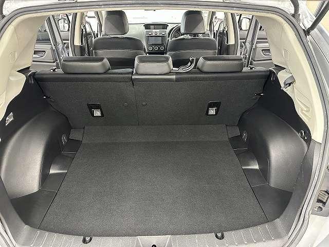 インプレッサスポーツ ２．０ｉ－Ｓアイサイト　ユーザー買取　純正ナビＴＶ　バックカメラ　ＥＴＣ　Ｐスタート　キーフリー　アイドリングストップ　アダプティブクルーズＣ　パドルシフト　ＨＩＤヘッドライト＆フォグ　前席パワーシート　衝突被害軽減ブレーキ（9枚目）