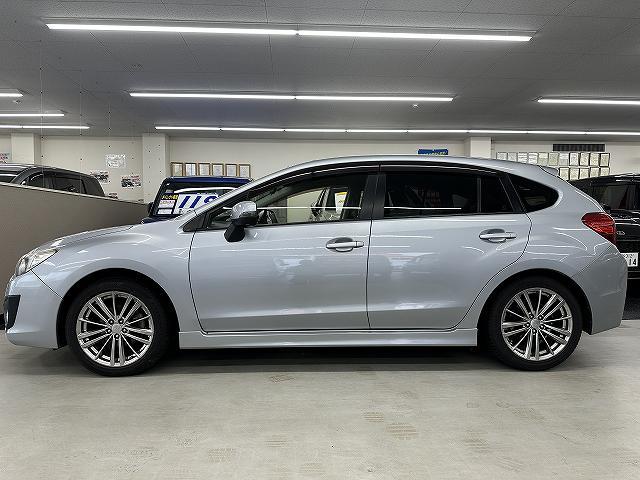 インプレッサスポーツ ２．０ｉ－Ｓアイサイト　ユーザー買取　純正ナビＴＶ　バックカメラ　ＥＴＣ　Ｐスタート　キーフリー　アイドリングストップ　アダプティブクルーズＣ　パドルシフト　ＨＩＤヘッドライト＆フォグ　前席パワーシート　衝突被害軽減ブレーキ（13枚目）