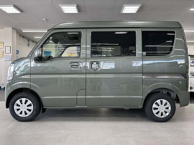 エブリイ ジョイン 届出済未使用車 新色アイビーグリーン 屋内保管 走行5キロ LEDヘッドライト プッシュスタート シートヒーター デュアルカメラブレーキサポート リアヒータ 分割リアシート 障害物センサー電動格納ミラ(13枚目)