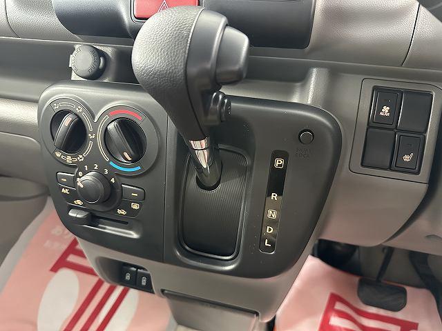 エブリイ ジョイン 届出済未使用車 新色アイビーグリーン 屋内保管 走行5キロ LEDヘッドライト プッシュスタート シートヒーター デュアルカメラブレーキサポート リアヒータ 分割リアシート 障害物センサー電動格納ミラ(35枚目)