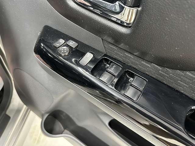 スペーシアカスタム ＸＳ　上面部雹被害有り　ユーザー買取　イクリプス製ナビＴＶ　左パワースライドドア　ＨＩＤヘッドライト＆フォグライト　アイドリングストップ　キーフリー　プッシュスタート　オートエアコン（33枚目）