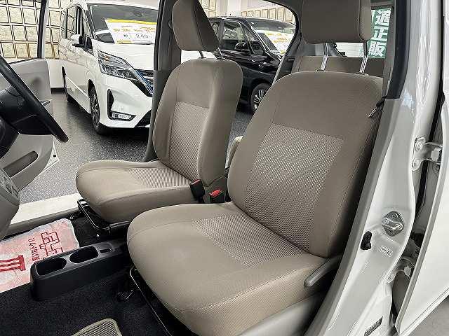 ピクシスエポック Ｌ　ユーザー買取　禁煙　１オーナー車　ＣＤコンポ　アイドリングストップ　パワーウィンドウー　エアコン　スペアーキー（6枚目）