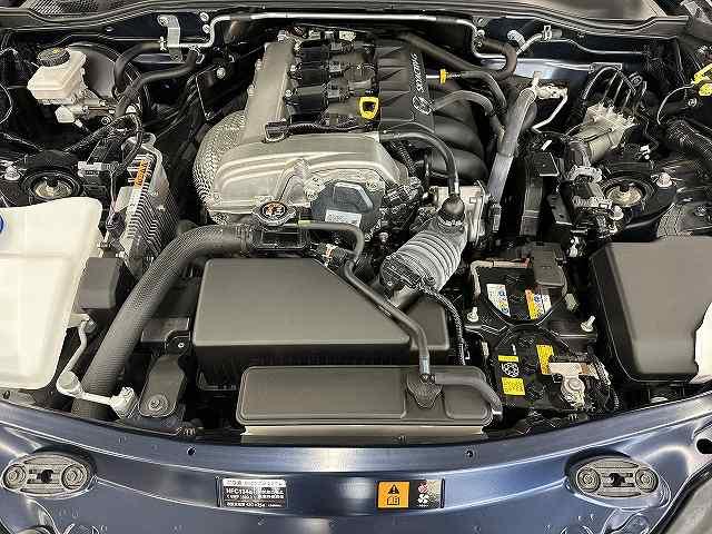 MAZDA ROADSTER RF VS TERRACOTTA SELECTION