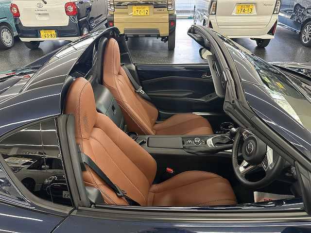 MAZDA ROADSTER RF VS TERRACOTTA SELECTION