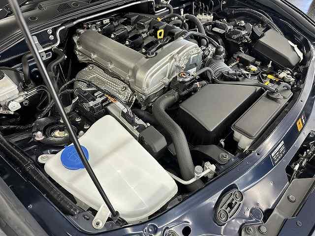 MAZDA ROADSTER RF VS TERRACOTTA SELECTION