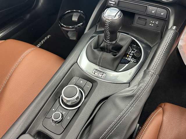 MAZDA ROADSTER RF VS TERRACOTTA SELECTION