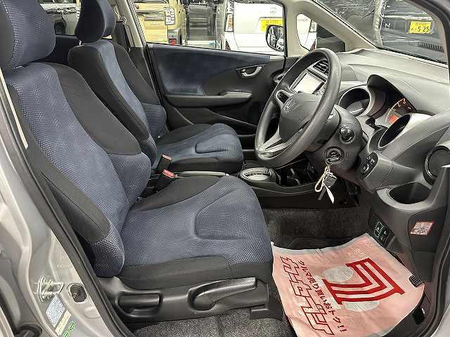 フィット G ユーザー買取 禁煙 1オーナー車 イクリプス製ナビTV ETC キーレス パワーウィンドウ 後席チップアップシート(5枚目)