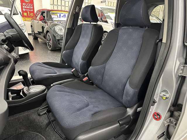 フィット G ユーザー買取 禁煙 1オーナー車 イクリプス製ナビTV ETC キーレス パワーウィンドウ 後席チップアップシート(6枚目)