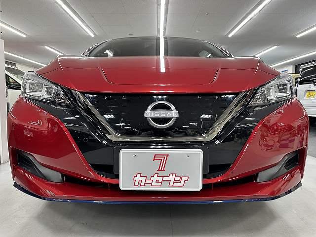 リーフ ｅ＋　Ｘ　アーバンクロム　ユーザー買取　禁煙　純正ナビＴＶ　ブルートゥースオーディオ　アラウンドビューモニター　ＥＴＣ　インテリジェントミラー　シートヒーター　ドラレコ　ＬＥＤヘッドライト　衝突被害軽減ブレーキ　充電ケーブル（12枚目）