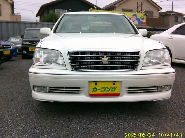 クラウン ロイヤルサルーン　後期型　希少のパールホワイト単色　純正１５インチアルミホイール　キーレスキー　運転席パワーシート　直列６気筒　１ＪＺエンジン（2枚目）